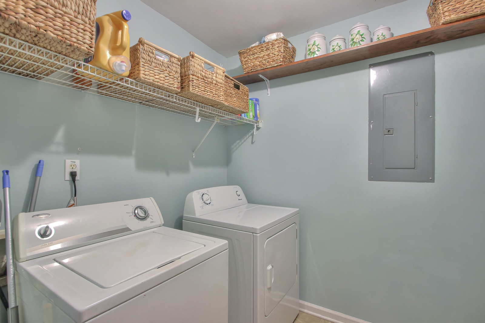 7481 Christopher Street Fairview, TN 37062 - Photo 28 of 42 a utility room with dryer and washer