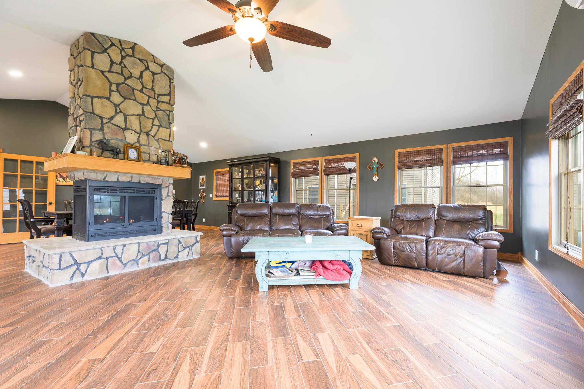 23481 Fairmount Road Waynesfield, OH 45896 - Photo 11 of 76 23481 Fairmount Road (10)
