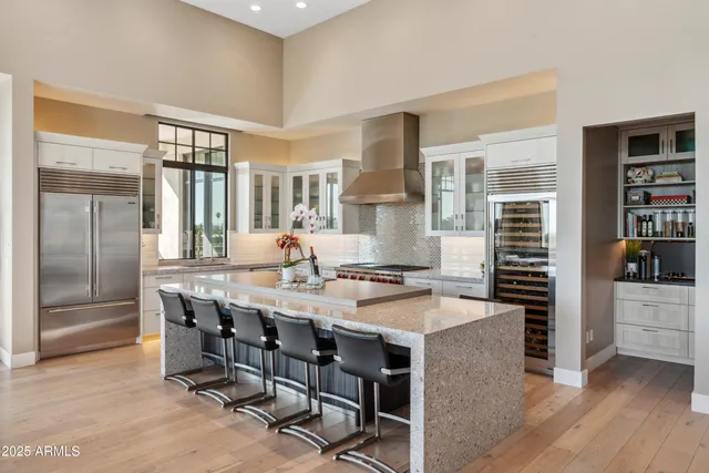 $4,890,000 | 2 Biltmore Estates Drive, Unit 309, Phoenix, AZ 85016