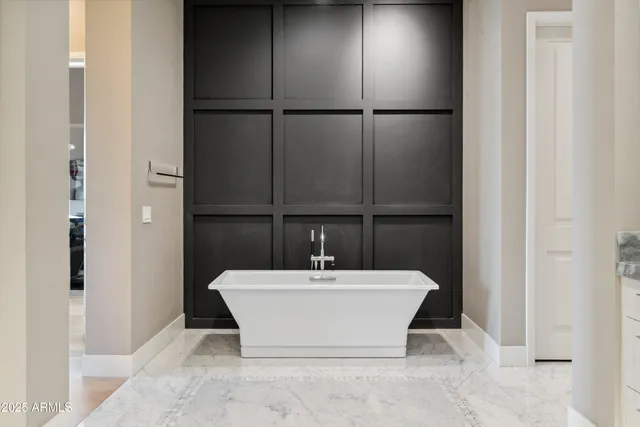 $4,890,000 | 2 Biltmore Estates Drive, Unit 309, Phoenix, AZ 85016