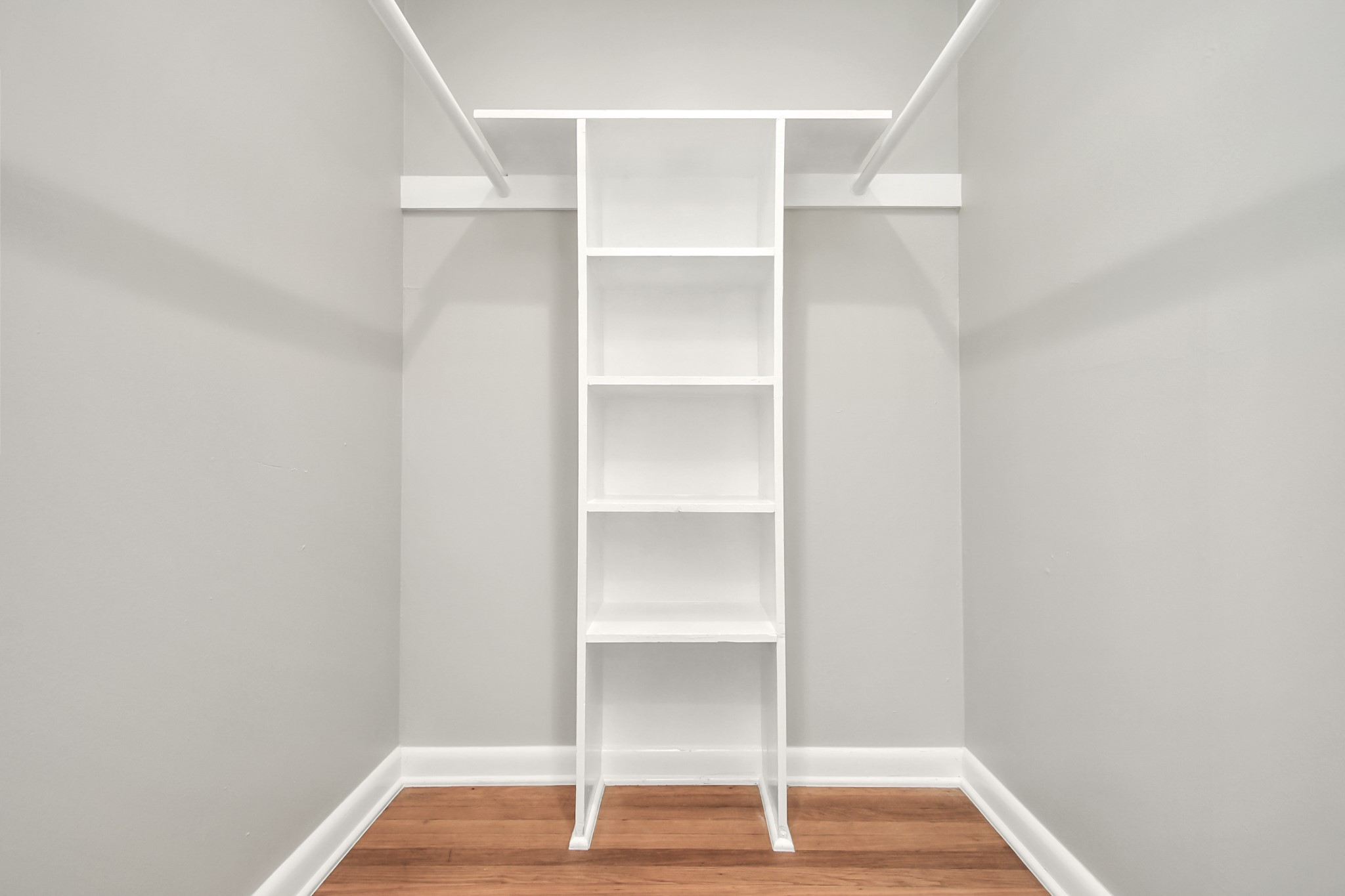 8034 Ridgeview Drive Houston, TX 77055 - Photo 27 of 44 a view of a room with wooden floor