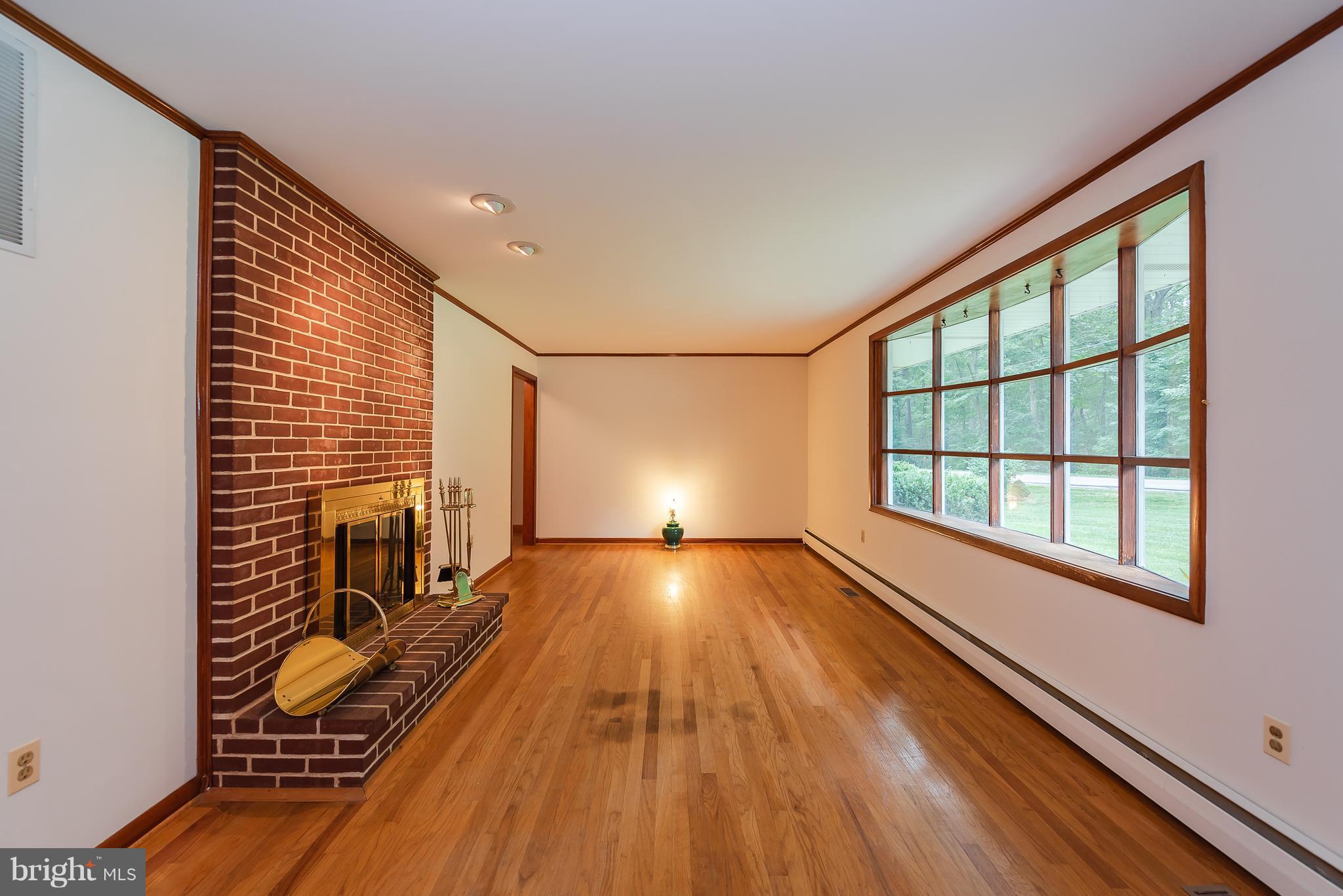 3901 St Paul Road Hampstead, MD 21074 - Photo 3 of 30 Living Room