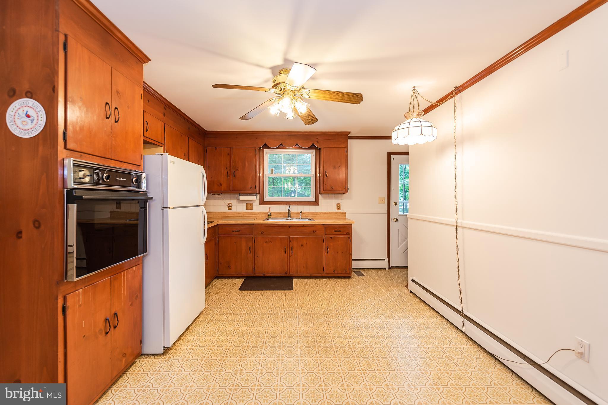 3901 St Paul Road Hampstead, MD 21074 - Photo 7 of 30 Kitchen