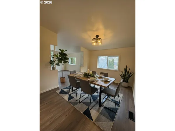 $325,000 | 1524 South 8th Street, Cottage Grove, OR 97424