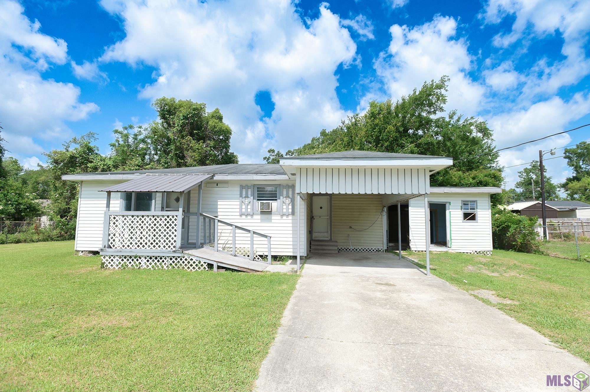 208 Authement Street Houma, LA 70363 - Photo 1 of 12