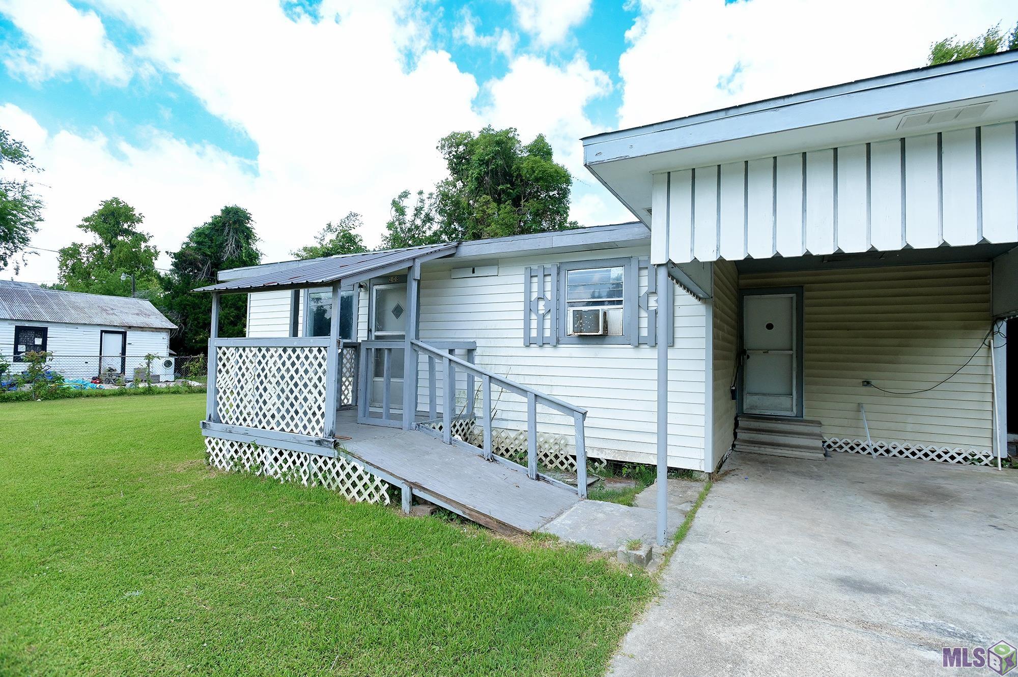 208 Authement Street Houma, LA 70363 - Photo 3 of 12