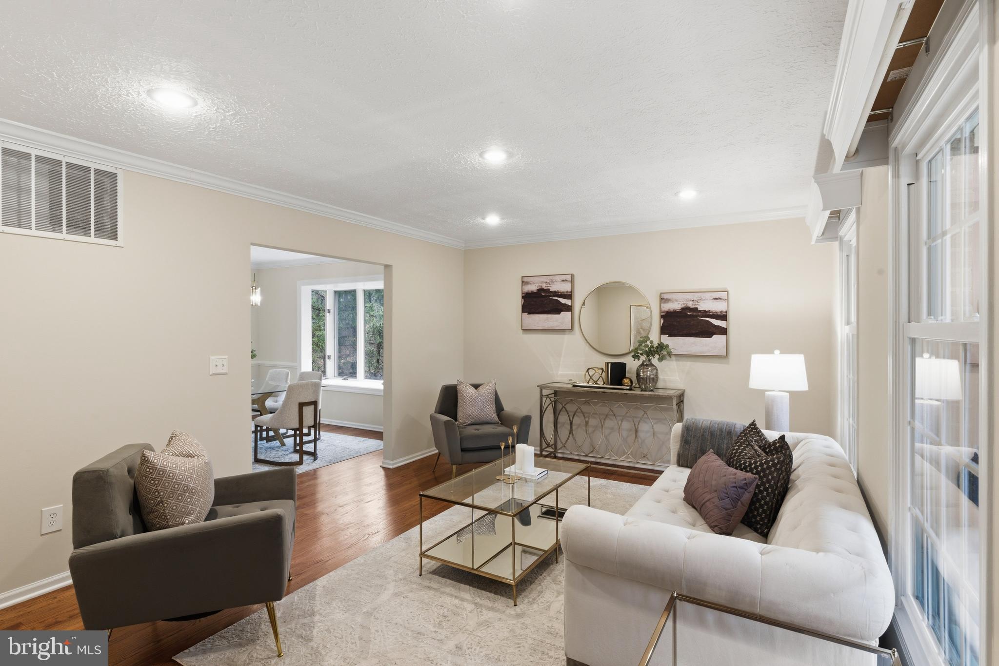 1322 Quail Ridge Drive Reston, VA 20194 - Photo 6 of 59 living room