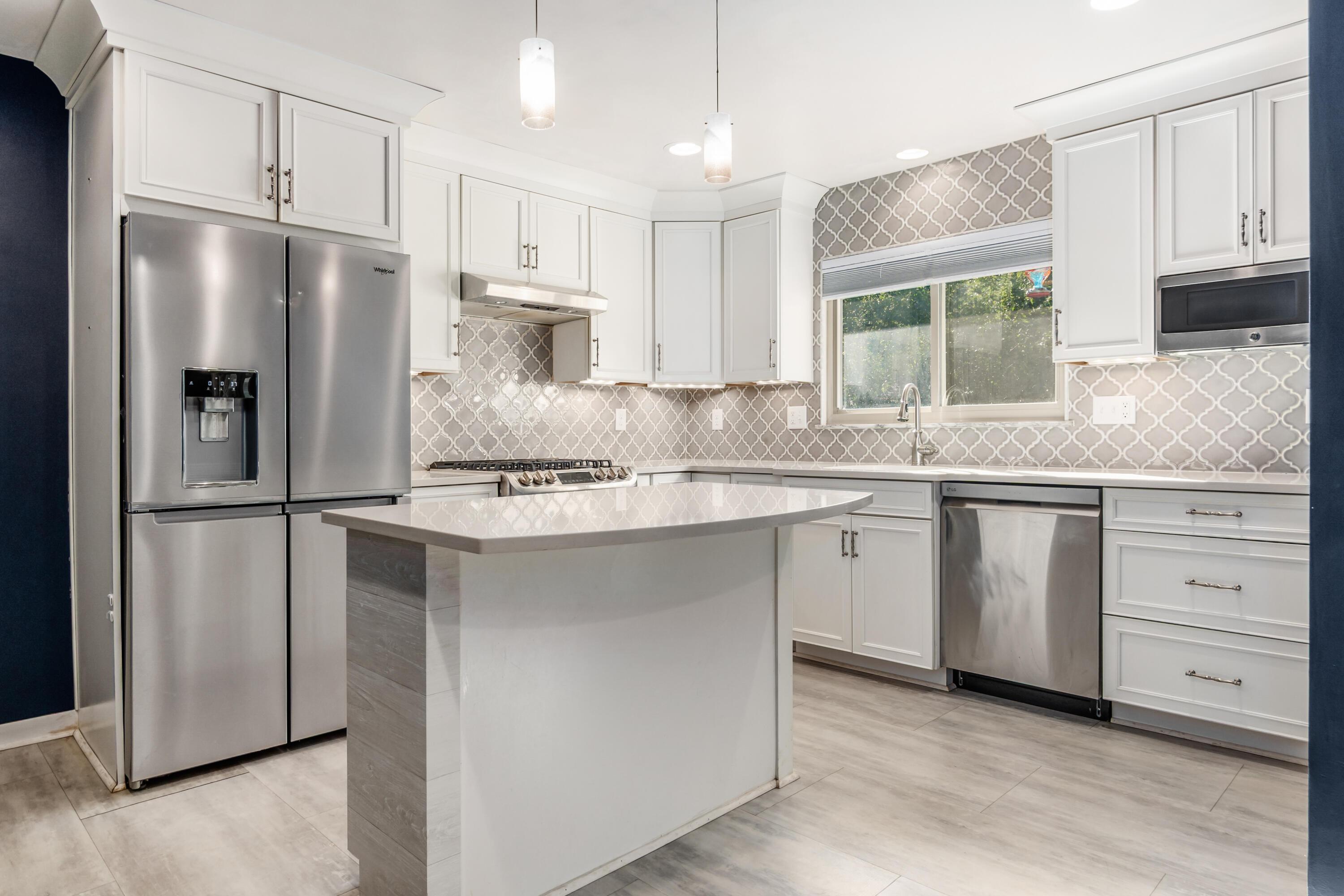 2745 Cranford Road Columbus, OH 43221 - Photo 10 of 42 Kitchen