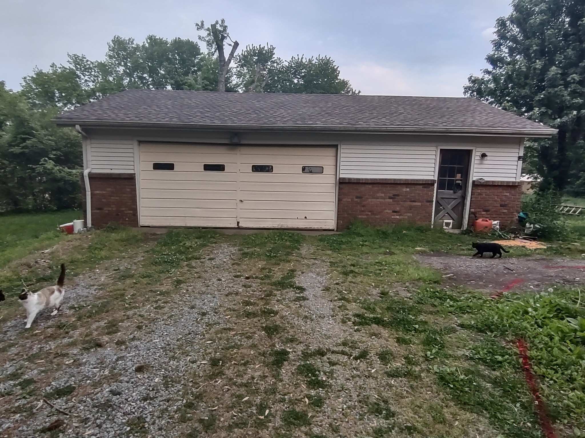 3833 Robert Pryor Road Springfield, TN 37172 - Photo 4 of 5 a view of a house with a yard