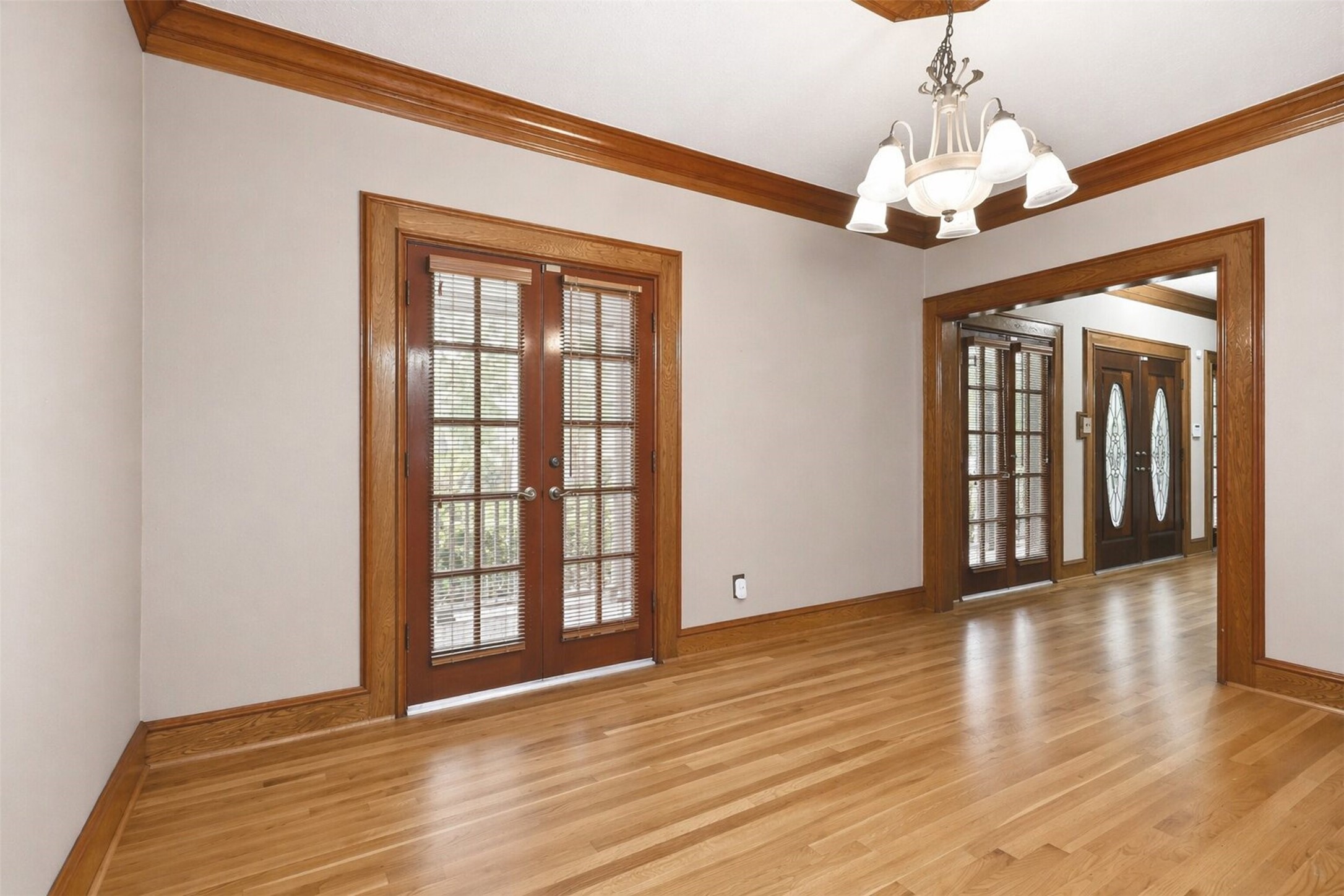 6118 Hampton Way Court Spring, TX 77389 - Photo 7 of 27 View of the dining room from the kitchen. The dining room offers access to the from porch.