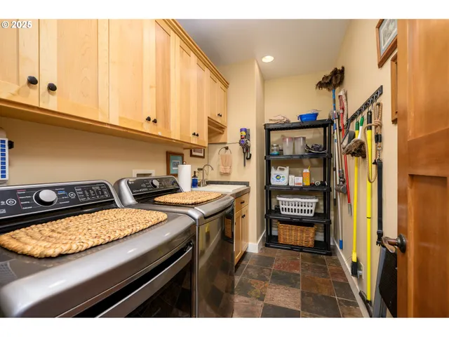 $1,469,000 | 15000 Blacktail Drive, McMinnville, OR 97128