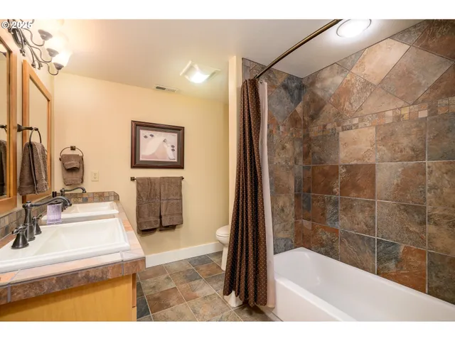 $1,469,000 | 15000 Blacktail Drive, McMinnville, OR 97128