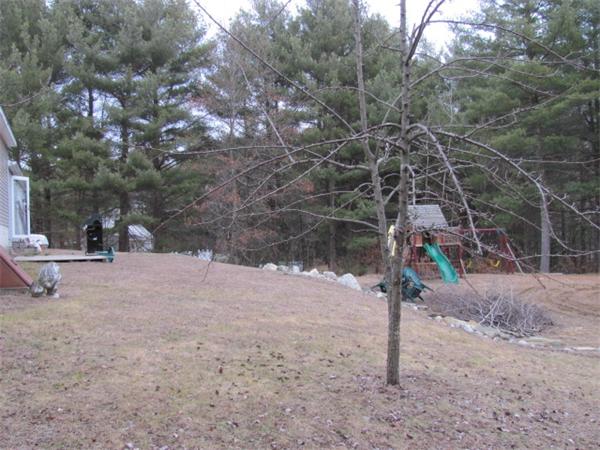 34 Woodland Road Uxbridge, MA 01569 - Photo 11 of 12 Gallery Image 11