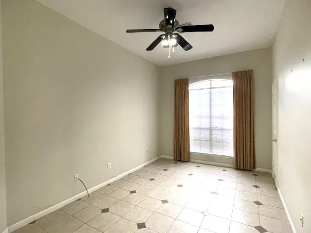 $2,500 | 1815 Rustic Oak Lane, Pasadena, TX 77586