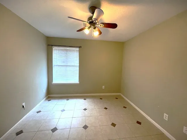 $2,500 | 1815 Rustic Oak Lane, Pasadena, TX 77586