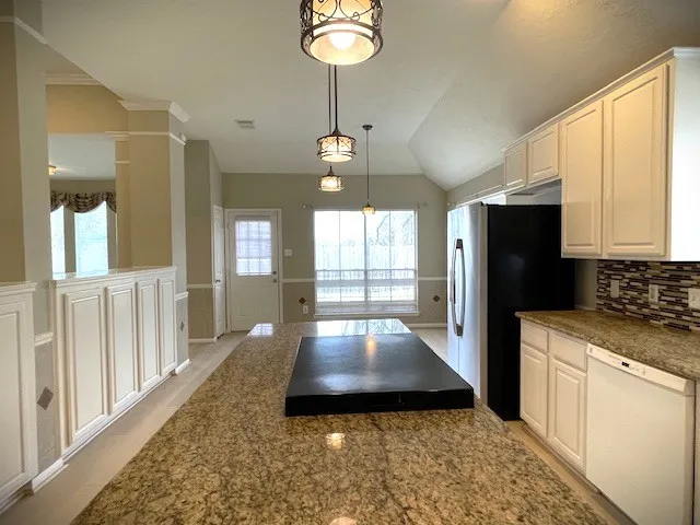 $2,500 | 1815 Rustic Oak Lane, Pasadena, TX 77586