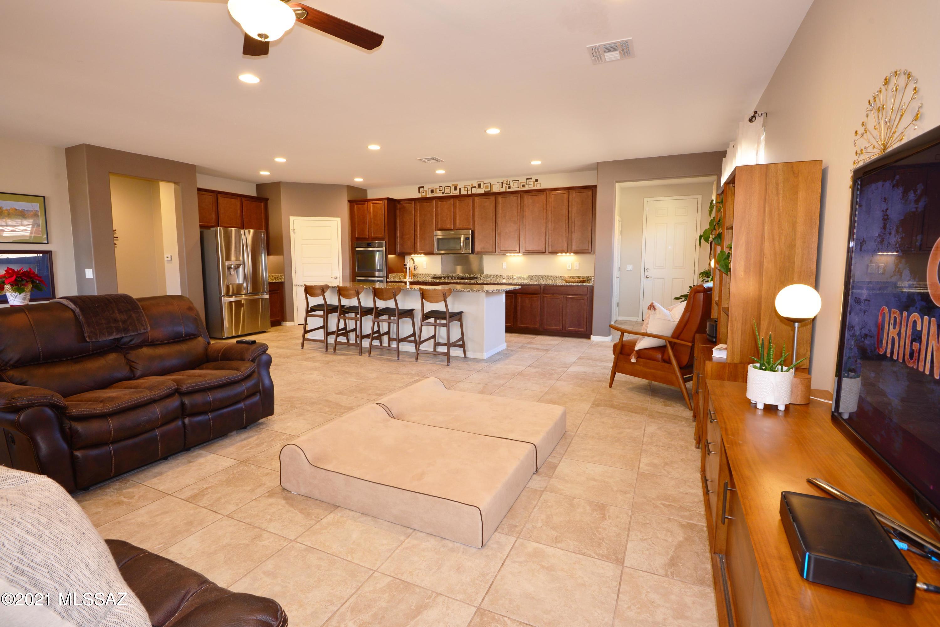 3937 South Corte Rana Rica Tucson, AZ 85730 - Photo 10 of 27 Gallery Image 10