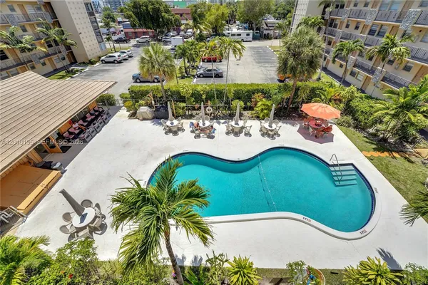 $1,750 | 2145 Pierce Street, Unit 417, Hollywood, FL 33020