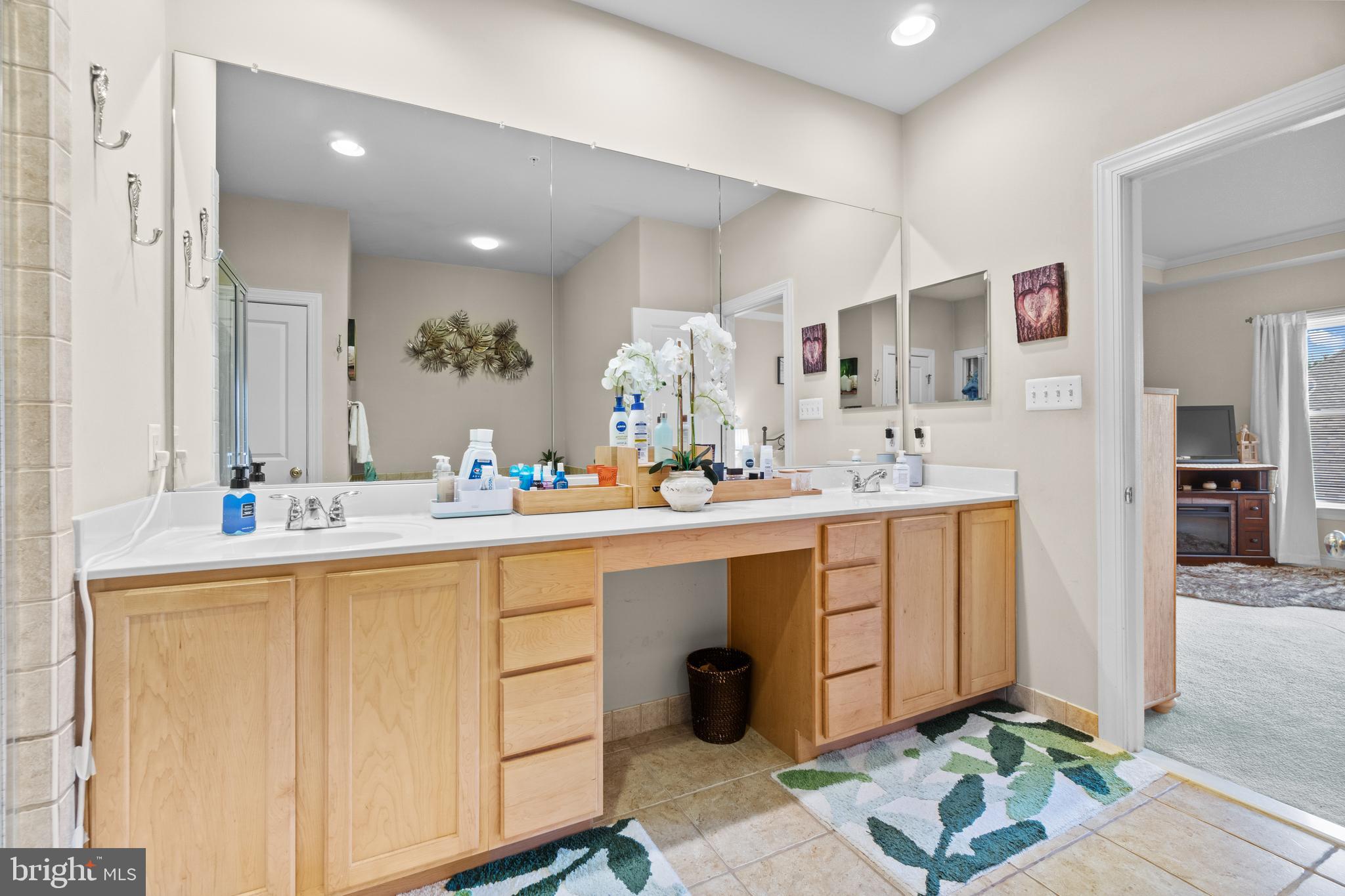 7657 President Street Fulton, MD 20759 - Photo 28 of 43 PRIMARY BATHROOM