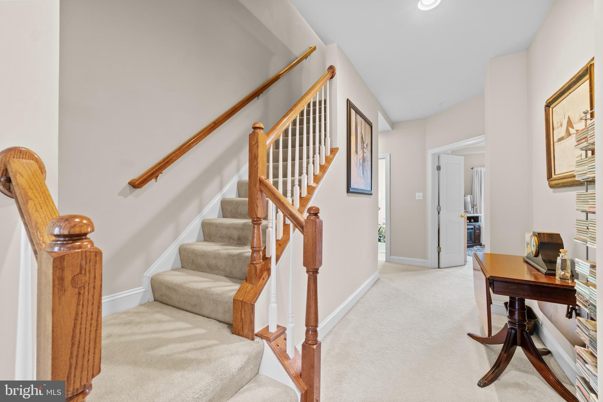 7657 President Street Fulton, MD 20759 - Photo 31 of 43 UPPER LEVEL 1 HALL WAY