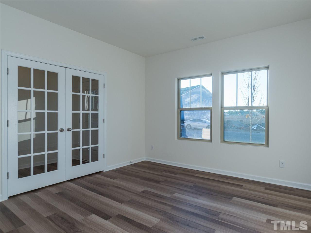 907 Lippincott Road Durham, NC 27703 - Photo 5 of 26 Gallery Image 5