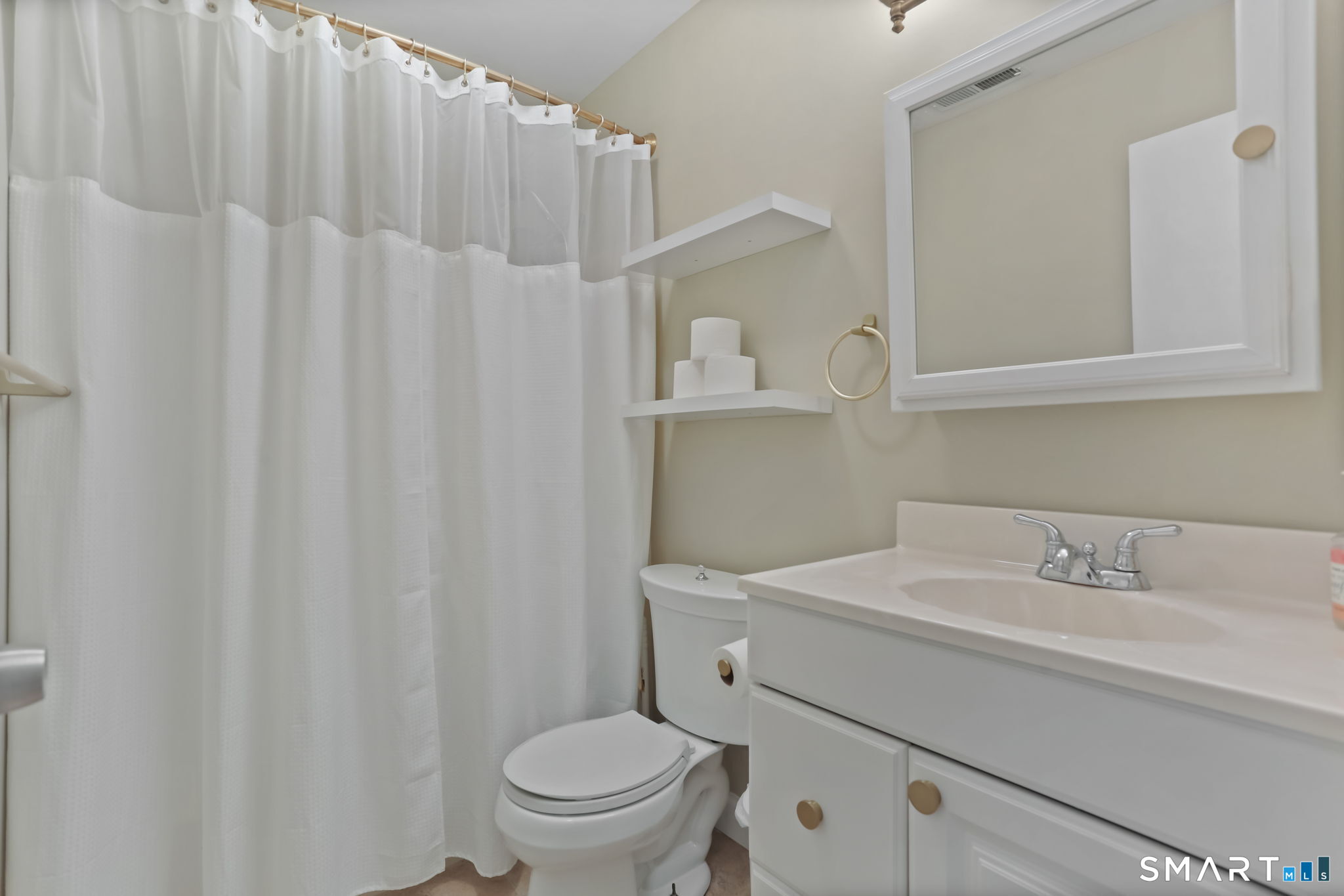 16 Rockmeadow Road, Unit Q Norwalk, CT 06850 - Photo 18 of 33 Bathroom
