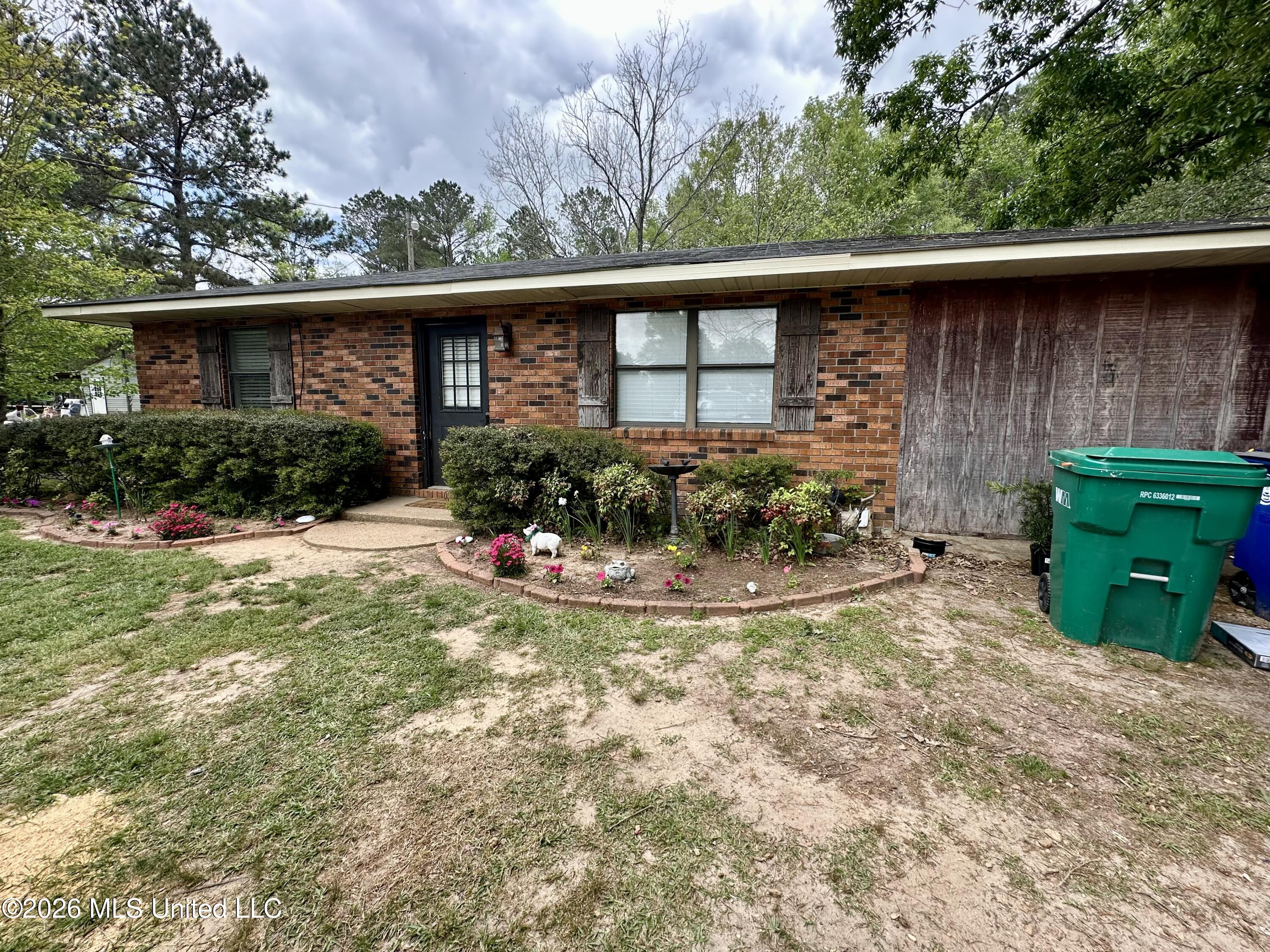 4027 Silverton Trail Southeast Ruth, MS 39662 - Photo 3 of 31 IMG_4903