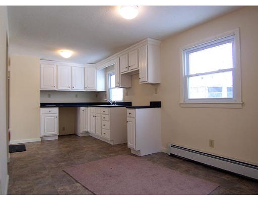 74 Agnes Street Springfield, MA 01118 - Photo 3 of 8