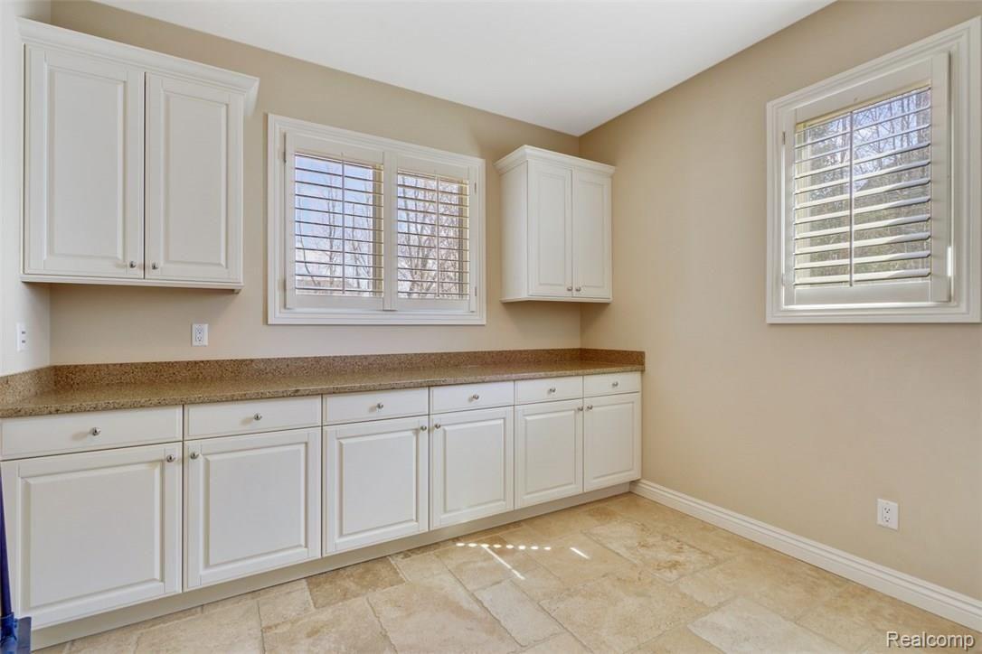 4657 Fawn Hill Court Rochester, MI 48306 - Photo 42 of 79 Wonderfully-Sized Laundry Room