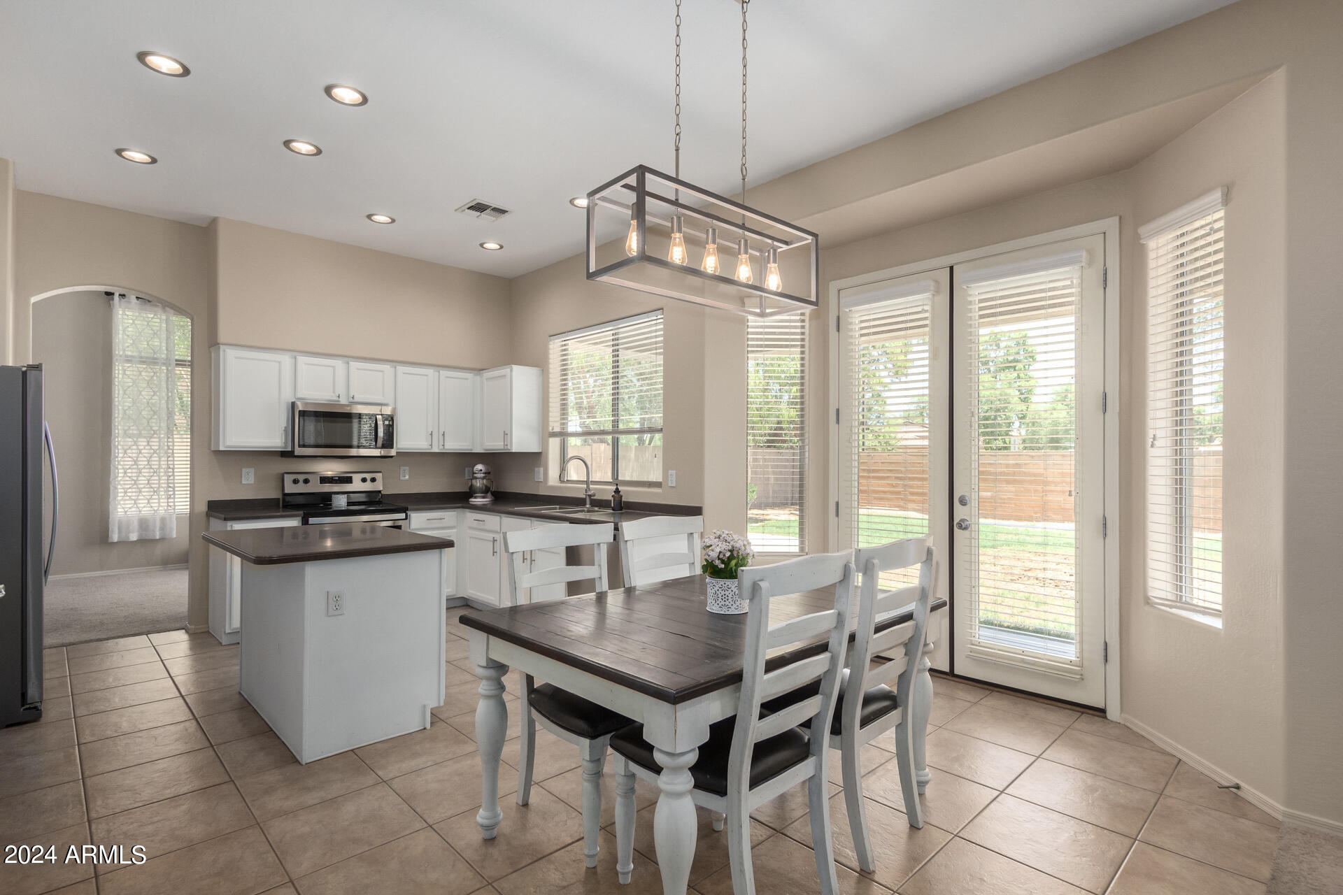 4633 South Calico Road Gilbert, AZ 85297 - Photo 11 of 24 21 - Calico