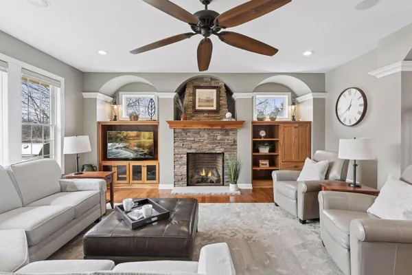 $950,000 | 572 Spruce Circle, Eagan, MN 55123