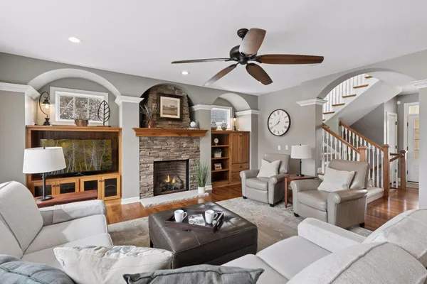 $950,000 | 572 Spruce Circle, Eagan, MN 55123