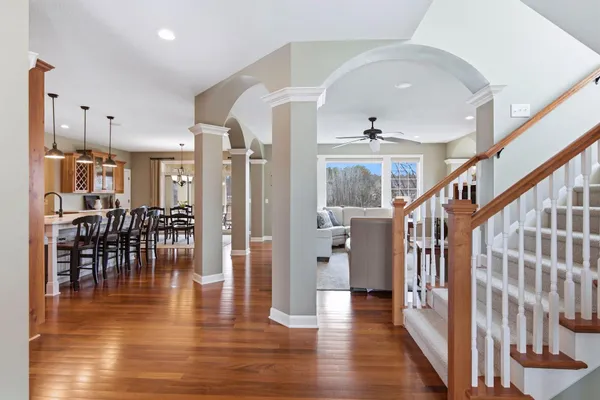 $950,000 | 572 Spruce Circle, Eagan, MN 55123