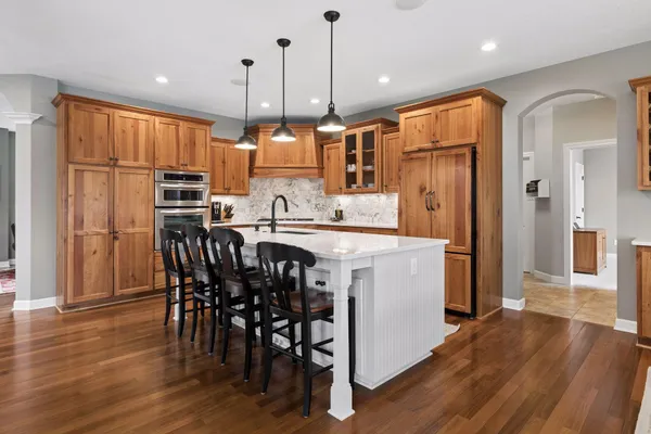 $950,000 | 572 Spruce Circle, Eagan, MN 55123