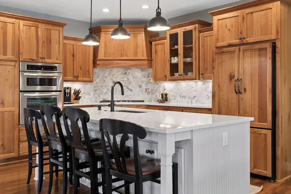 $950,000 | 572 Spruce Circle, Eagan, MN 55123