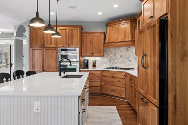 $950,000 | 572 Spruce Circle, Eagan, MN 55123