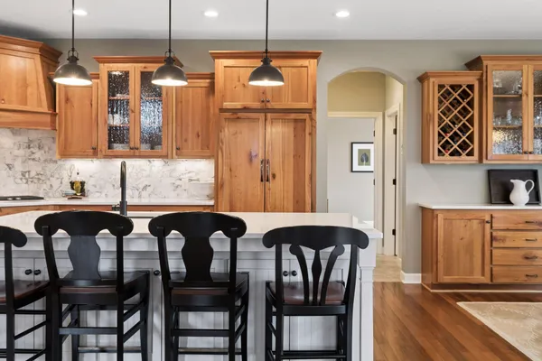 $950,000 | 572 Spruce Circle, Eagan, MN 55123