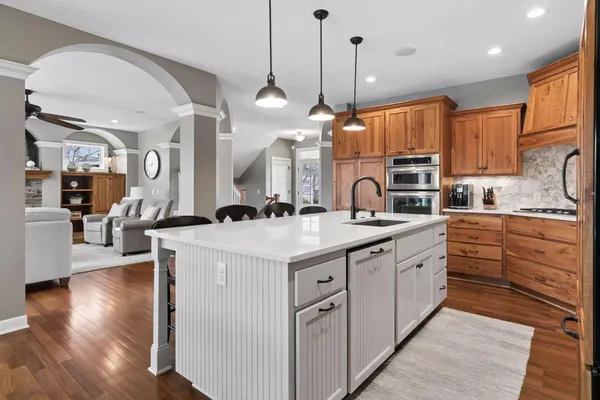 $950,000 | 572 Spruce Circle, Eagan, MN 55123