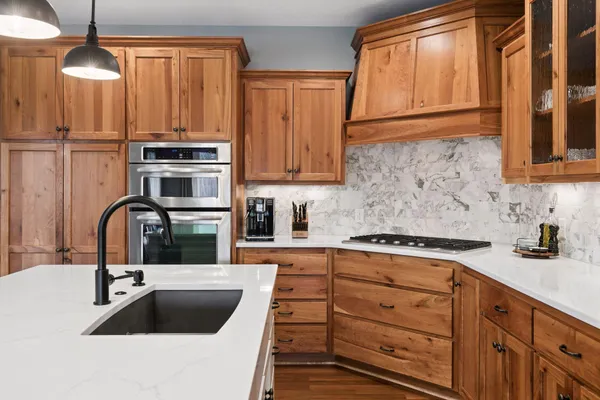 $950,000 | 572 Spruce Circle, Eagan, MN 55123