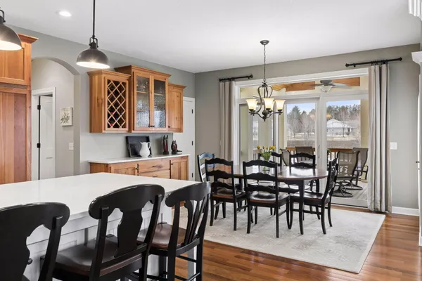 $950,000 | 572 Spruce Circle, Eagan, MN 55123