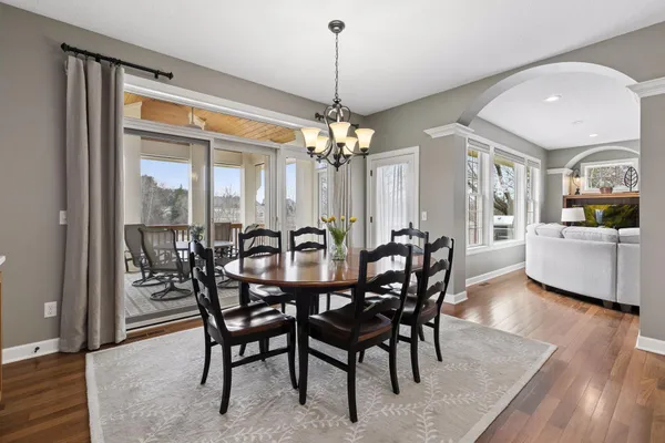 $950,000 | 572 Spruce Circle, Eagan, MN 55123