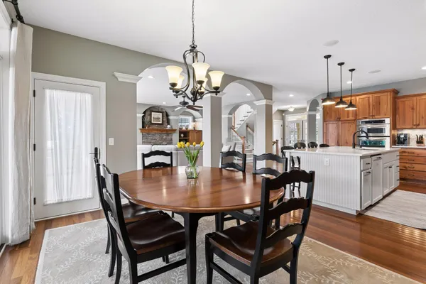 $950,000 | 572 Spruce Circle, Eagan, MN 55123