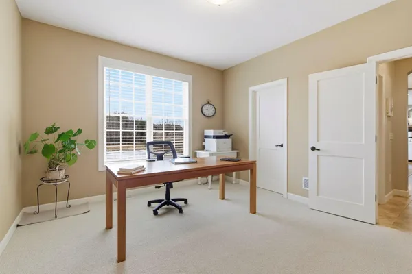 $950,000 | 572 Spruce Circle, Eagan, MN 55123