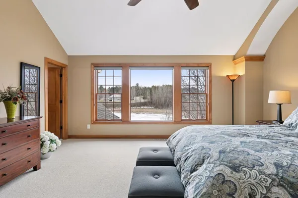 $950,000 | 572 Spruce Circle, Eagan, MN 55123