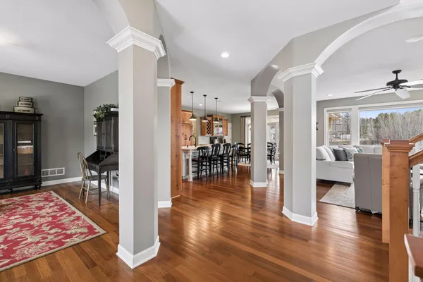 $950,000 | 572 Spruce Circle, Eagan, MN 55123