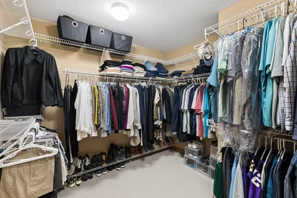 $950,000 | 572 Spruce Circle, Eagan, MN 55123