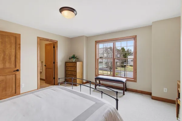 $950,000 | 572 Spruce Circle, Eagan, MN 55123