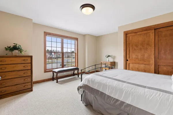 $950,000 | 572 Spruce Circle, Eagan, MN 55123