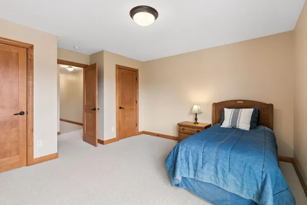 $950,000 | 572 Spruce Circle, Eagan, MN 55123