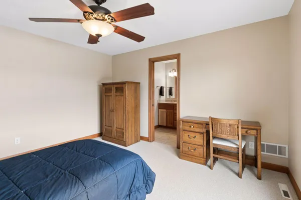 $950,000 | 572 Spruce Circle, Eagan, MN 55123